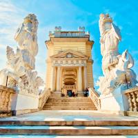 GLORIETTE von der Seite aus gesehen