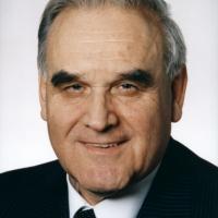 em. o. Univ.-Prof.  Dr. h.c. mult. Dr. Herbert Schambeck v. Seneca  Präsident des Bundesrates i. R. 