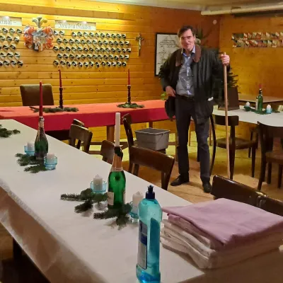 der fast fertig herausgeputzte Kneipraum