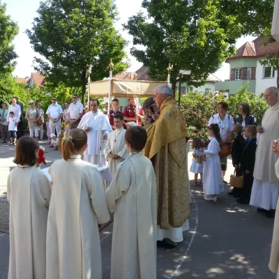 Fronleichnam 2015, Umzugsstation der Pfarre Gatterhölzl in Wien-Meidling