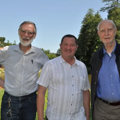 P. Milo Ambros und P. Bernhard-Michael Schelpe, KMB DiözesanObmann Karl Toifl