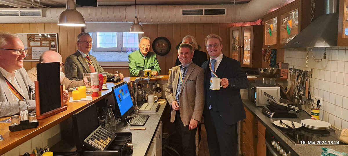 Zirkelabend EU die Bar-Verantwortlichen grüßen