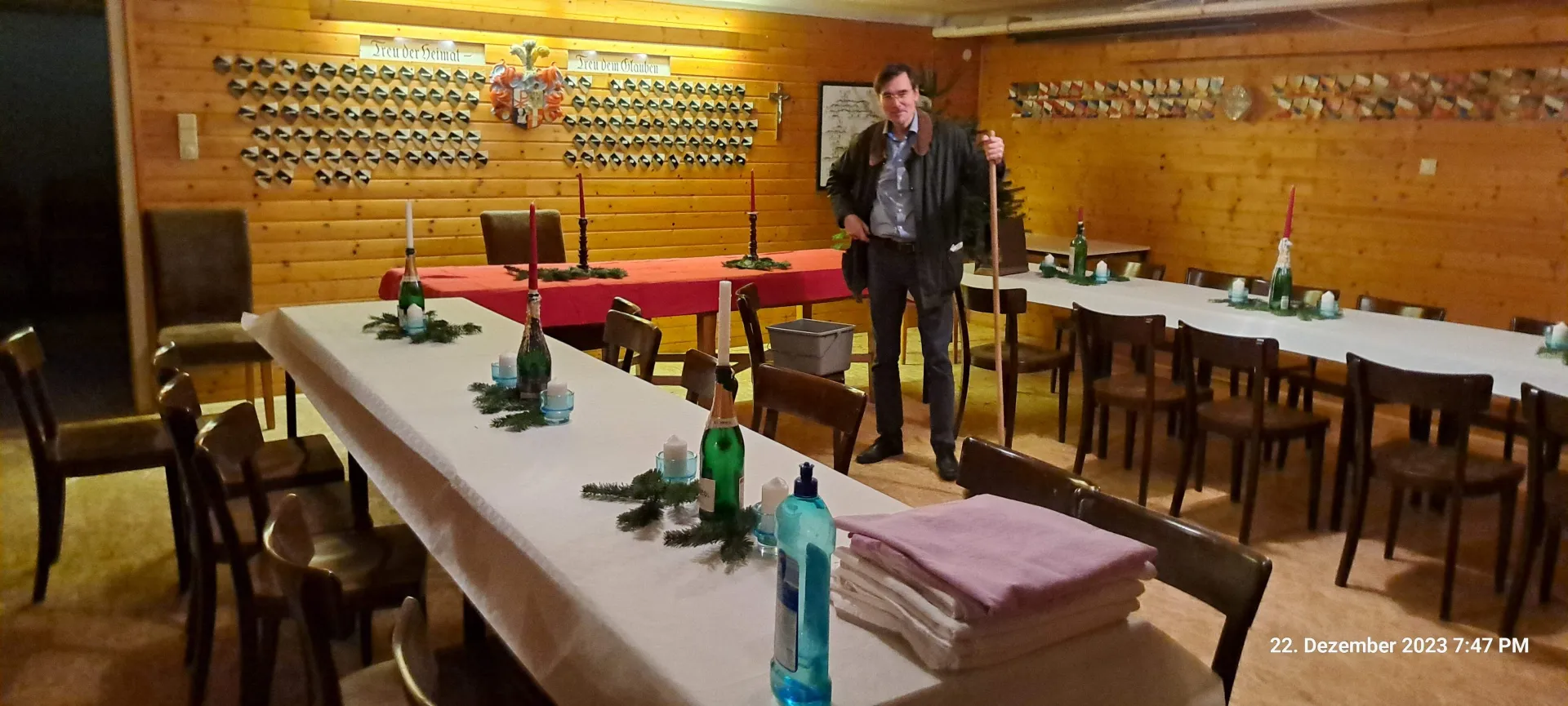 der fast fertig herausgeputzte Kneipraum