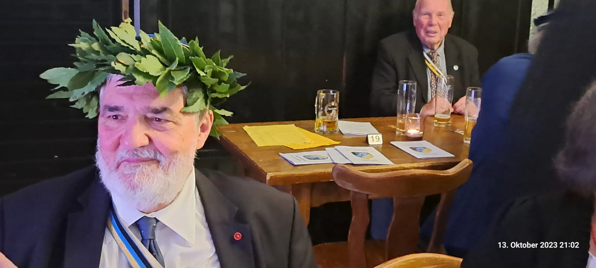 Der frischgebackene Doctor cerevisiae et vini Willibald Rosner v. Panzerwilli