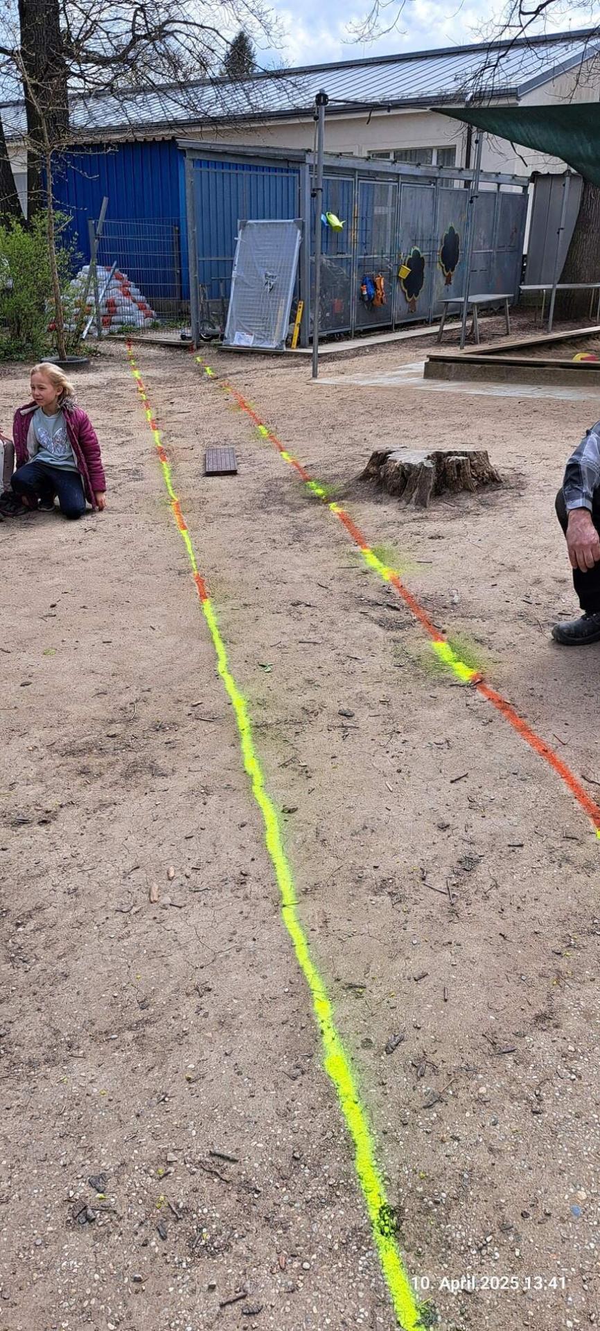 Bodenmarkierung für Wegeneubau